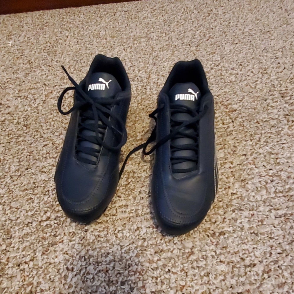 Shoes - Picture 2 of 3